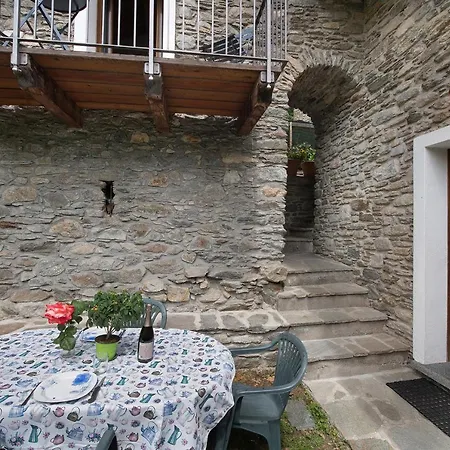 Apartment Appartamentino Su 2 Livelli Dosso del Liro